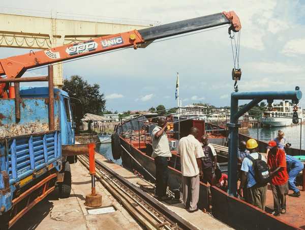 Installing the crane and other scientific gear onto ‘M/V Maman Benita’