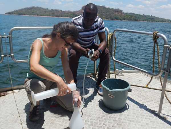 sampling water samples