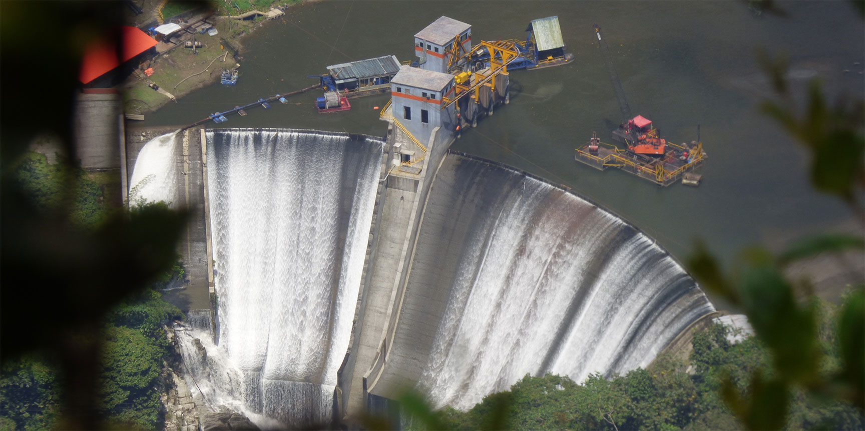 We study the water quality of Andean Rivers associated with existing and proposed hydropower projects